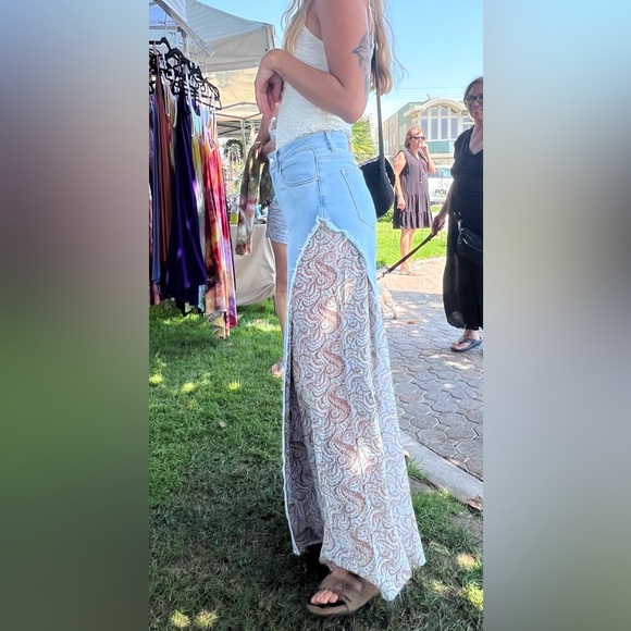 Light Blue Jeans Paisley Polyester Print on side of the Wide Leg Size: XS - Picture 6 of 10
